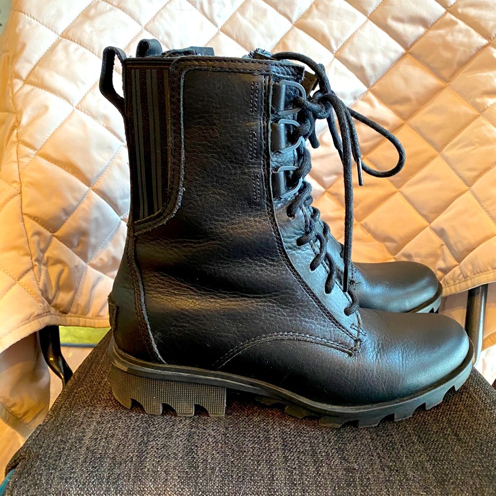Sorel Phoenix Boots size 7.5